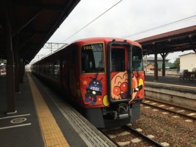 鉄道乗車記録の写真:乗車した列車(外観)(1)          「先程乗車した車両が、岡山から戻ってきて、またお世話になりました。」