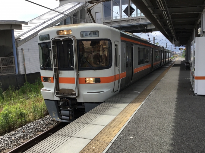 鉄道乗車記録の写真:乗車した列車(外観)(2)        「やっぱりかわいいオレンジちゃんV3編成JR東海物語りの主役です」