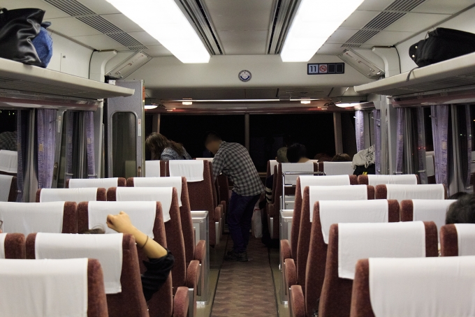 鉄道乗車記録の写真:車内設備、様子(3)     「小田急LSEの先頭車・展望席」
