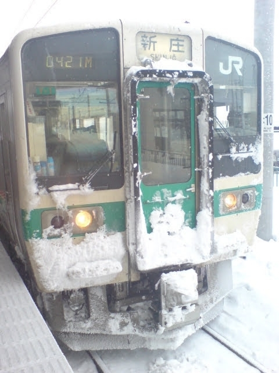 鉄道乗車記録「天童駅から新庄駅」乗車した列車(外観)の写真(1) by TANAKAI 撮影日時:2011年02月12日
