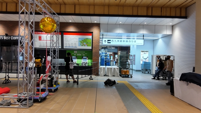 鉄道乗車記録の写真:駅舎・駅施設、様子(2)        「開業前の新幹線長崎駅改札口です。」