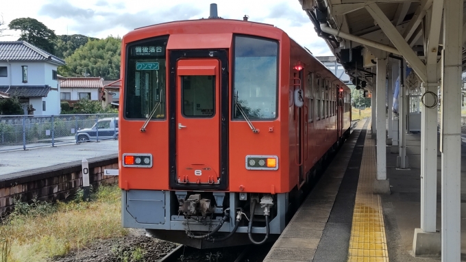 鉄道乗車記録の写真:乗車した列車(外観)(1)        「キハ120-206は出雲横田駅まで、キハ120-208が備後落合行き。」