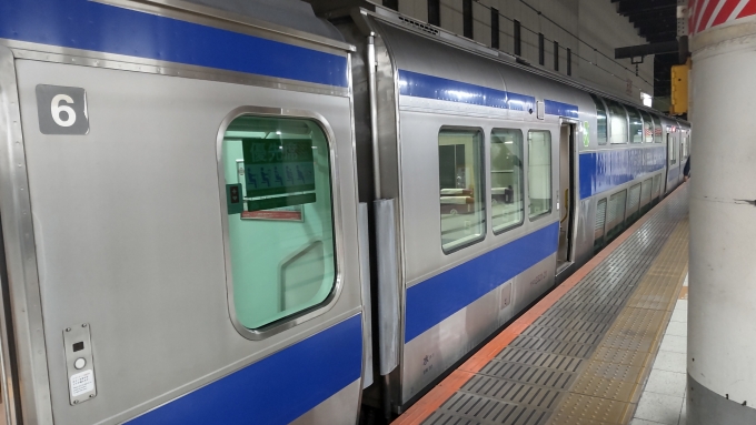鉄道乗車記録の写真:乗車した列車(外観)(1)          「上野駅１７番線、」