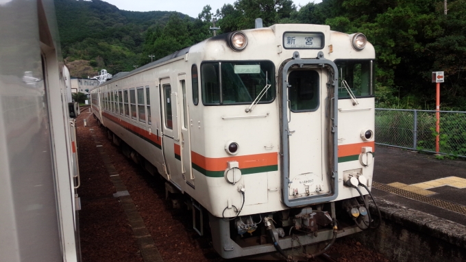 鉄道乗車記録の写真:列車・車両の様子(未乗車)(1)        「多気発新宮行331Cと思われるキハ485817です。」