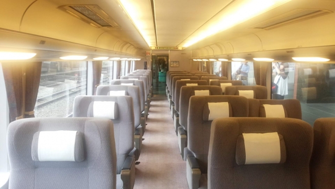 鉄道乗車記録の写真:車内設備、様子(2)        「クロ281-5の車内です。」