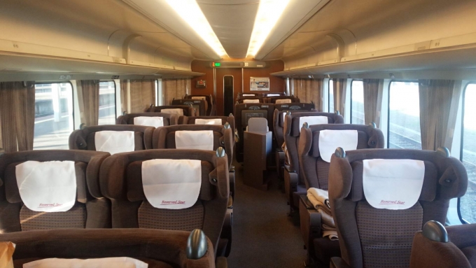鉄道乗車記録の写真:車内設備、様子(1)          「函館駅で列車ホテルになったキロ２８０−４の車内です。」