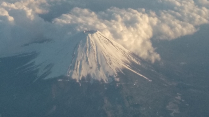 鉄道乗車記録の写真:旅の思い出(2)        「成田→高松の飛行機から撮った富士山です。」
