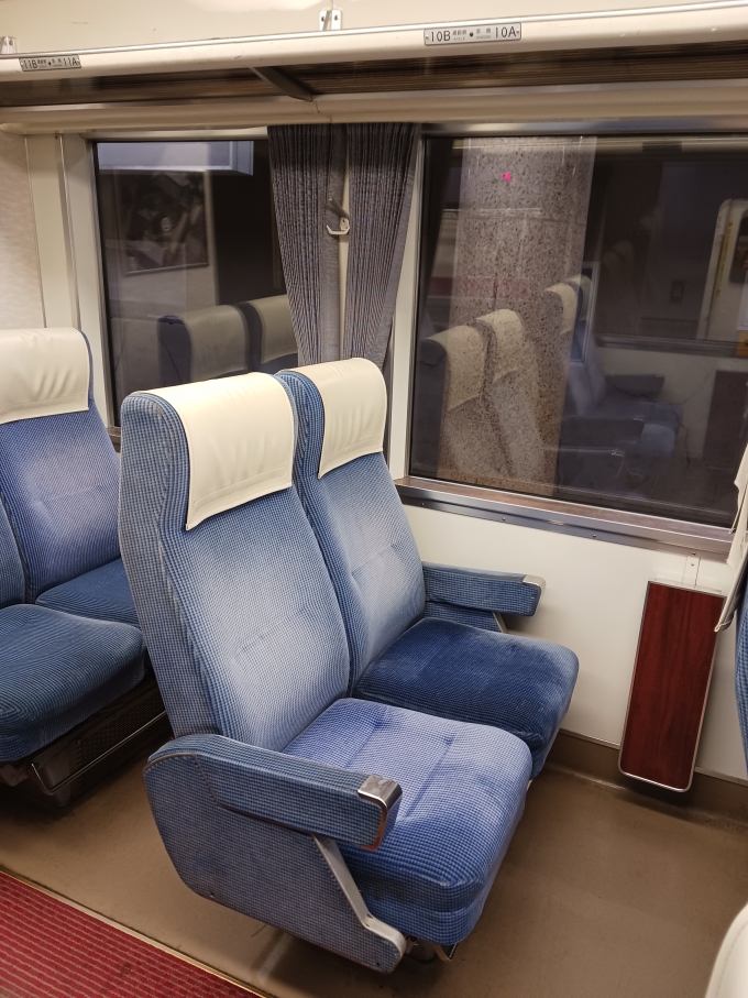 鉄道乗車記録の写真:車内設備、様子(2)        「先に長野で撮りました。」
