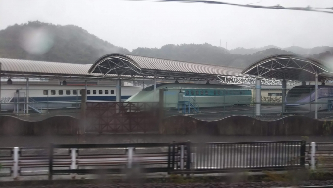 鉄道乗車記録の写真:車窓・風景(2)        「サンダーバード号が米原廻りで大阪に向かいました。」