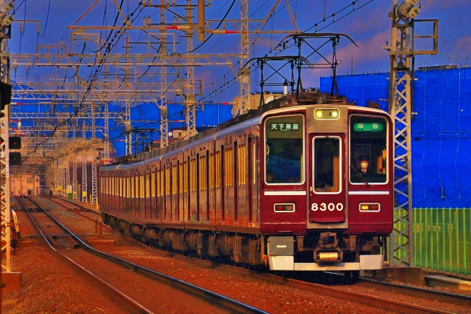 鉄道乗車記録の写真:列車・車両の様子(未乗車)(4)        「土曜休日ダイヤの堺筋準急です。」