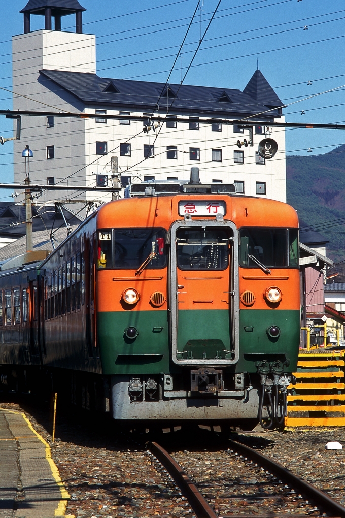 鉄道乗車記録の写真:乗車した列車(外観)(4)        「撮影場所異なります。
乗車した列車クモハ165-113
」