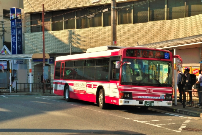 鉄道乗車記録の写真:駅舎・駅施設、様子(1)          「乗車した京阪バス1番1号系統JR高槻行です。N-3985です。松原まで乗車しました。」