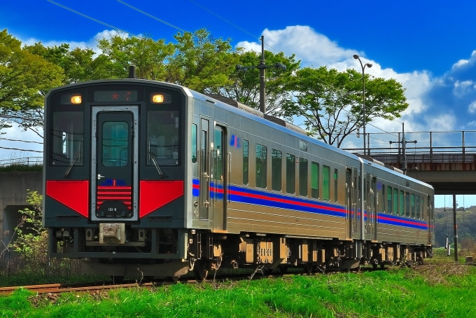 鉄道乗車記録の写真:乗車した列車(外観)(1)          「乗車した列車。キハ121-4です。」