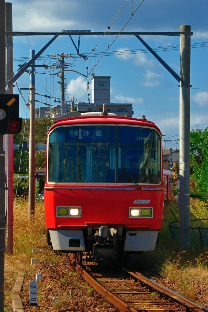 鉄道乗車記録の写真:列車・車両の様子(未乗車)(2)        「名鉄線。名鉄弥富。」
