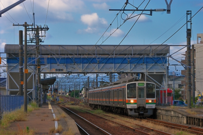 鉄道乗車記録の写真:列車・車両の様子(未乗車)(3)        「区間快速。」