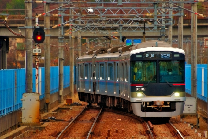 鉄道乗車記録の写真:乗車した列車(外観)(1)        「乗車した列車。6502Fです。」