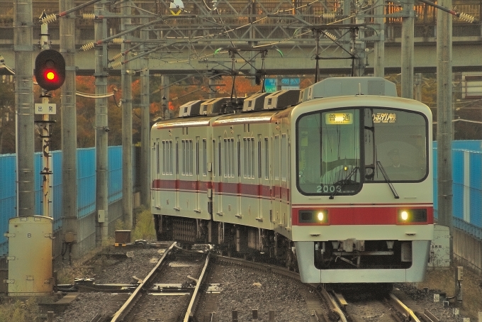 鉄道乗車記録の写真:乗車した列車(外観)(1)        「乗車した列車。2006Fです。」