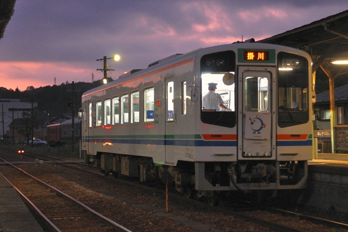 鉄道乗車記録の写真:乗車した列車(外観)(1)        「乗車した列車。TH2106です。」