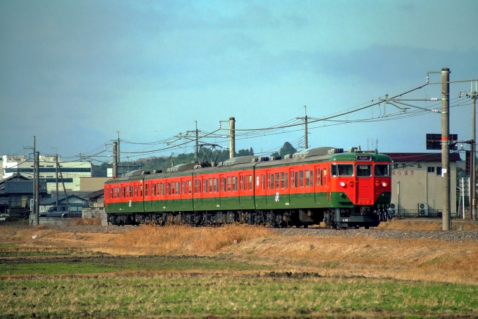 鉄道乗車記録の写真:乗車した列車(外観)(1)        「乗車した列車。クハ111-5702先頭の113系L10編成です。」