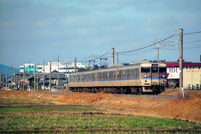 鉄道乗車記録の写真:列車・車両の様子(未乗車)(2)        「中間2両は乗車歴あり。」