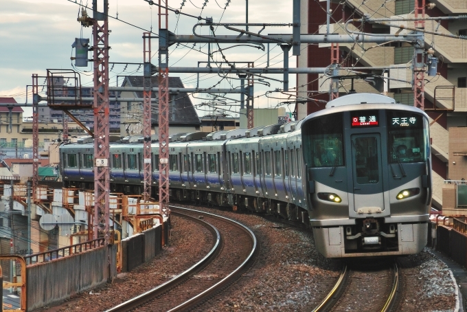 鉄道乗車記録の写真:乗車した列車(外観)(1)        「乗車した列車。クモハ225-5501です。」