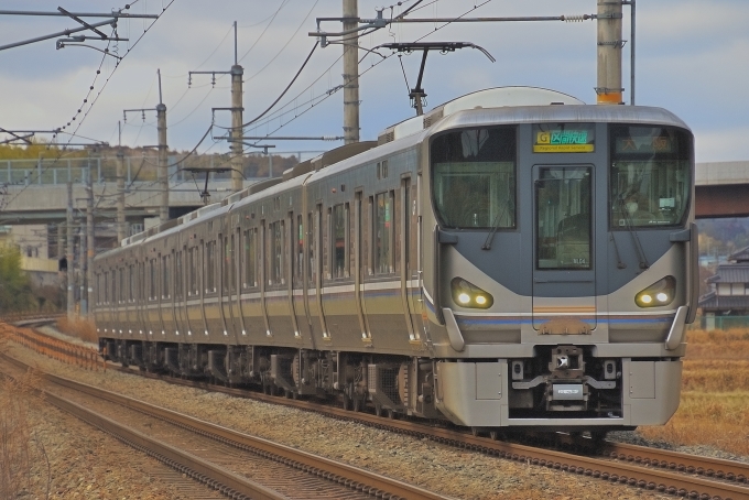 鉄道乗車記録の写真:乗車した列車(外観)(1)        「乗車した列車。クモハ224-6013です。225系6000番台ML04編成です。」