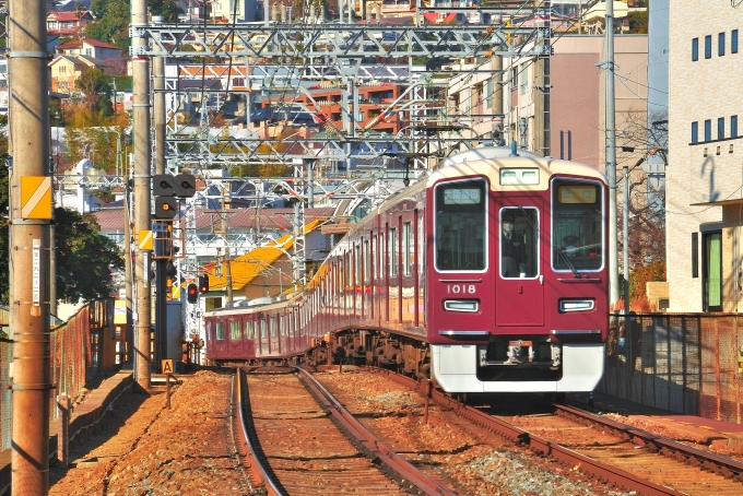 鉄道乗車記録の写真:乗車した列車(外観)(1)          「乗車した列車。1018Fです。1118に乗車しました。」