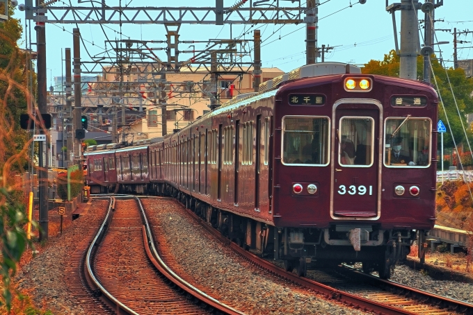 鉄道乗車記録の写真:乗車した列車(外観)(2)        「関大前～淡路間乗車。」