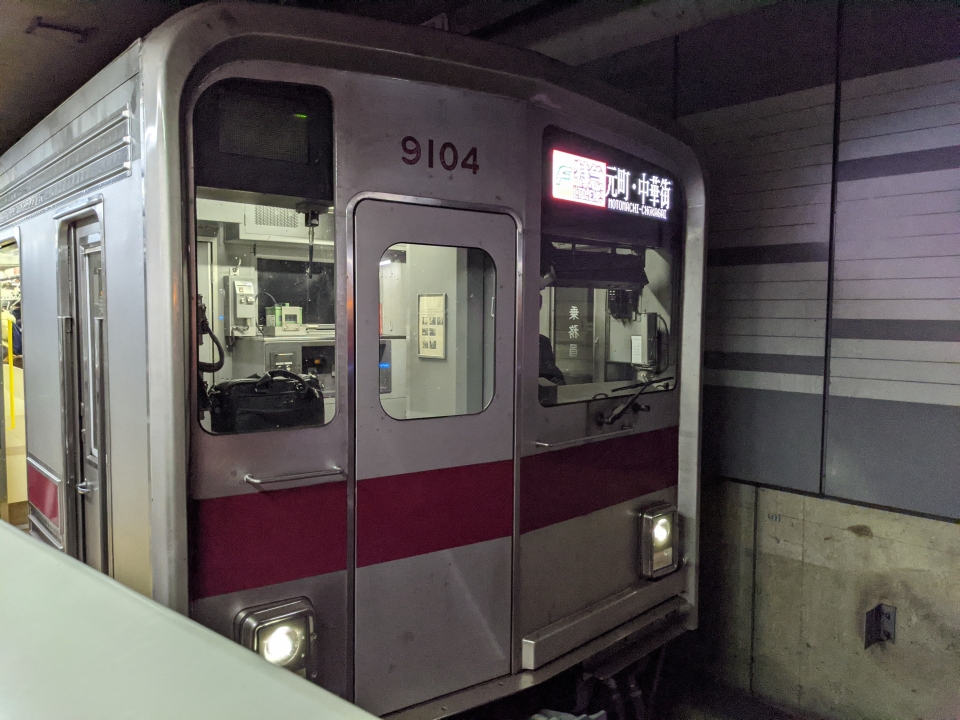 鉄道乗車記録「渋谷駅から自由が丘駅」乗車した列車(外観)の写真(1) by Tsurugi2999 撮影日時:2021年11月22日