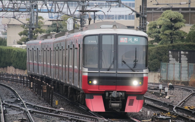 鉄道乗車記録の写真:乗車した列車(外観)(1)        「神宮前12時48分発の河和行き特急(3308F)に乗車。」