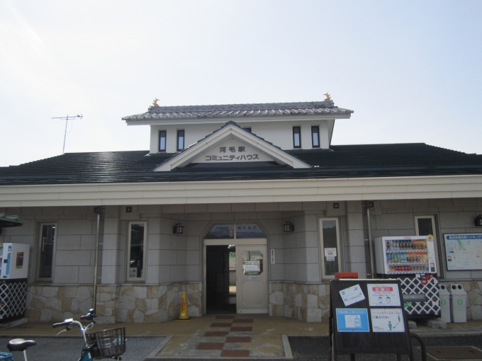 鉄道乗車記録の写真:駅舎・駅施設、様子(1)        「JR北陸本線_河毛駅_駅舎」