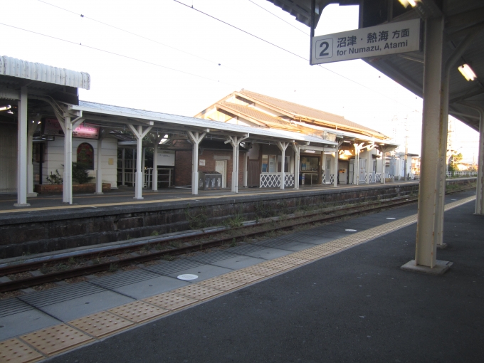鉄道乗車記録の写真:駅舎・駅施設、様子(1)        「原駅プラットホーム」