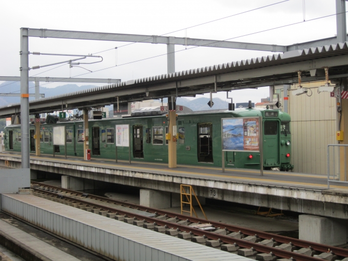 鉄道乗車記録の写真:列車・車両の様子(未乗車)(2)        「クモハ113-5302」