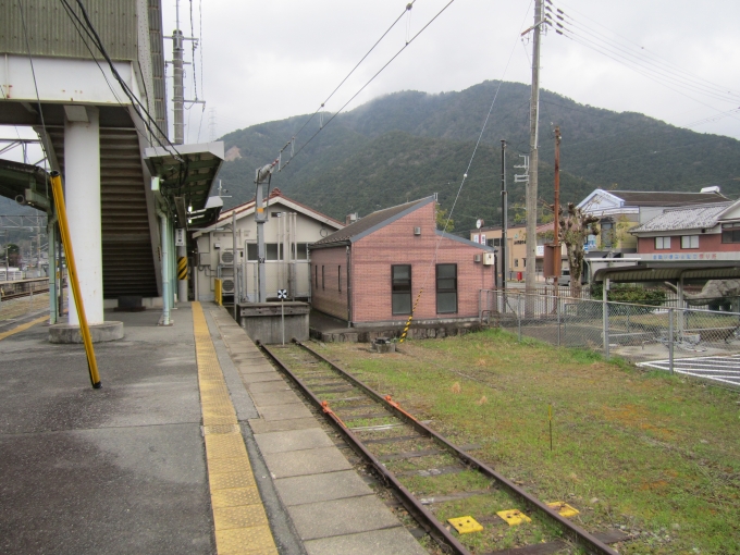 鉄道乗車記録の写真:駅舎・駅施設、様子(3)        「谷川駅終点マーク」