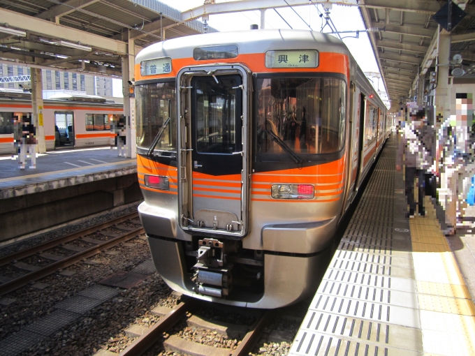 鉄道乗車記録の写真:乗車した列車(外観)(4)        「JR東海道本線_浜松駅_クモハ313-8505_S5編成。
2022年3月14日より静岡県を走っています。旧B205編成(海シン)→S5編成(静シス)。」
