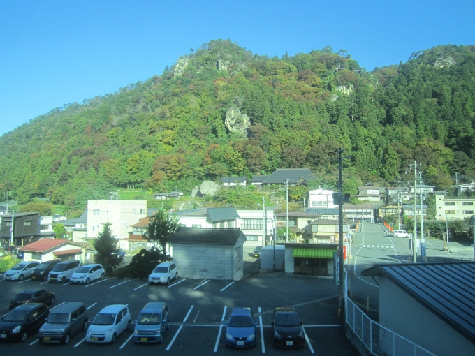 鉄道乗車記録の写真:車窓・風景(5)        「車窓より有名な「山寺」方面を撮影」