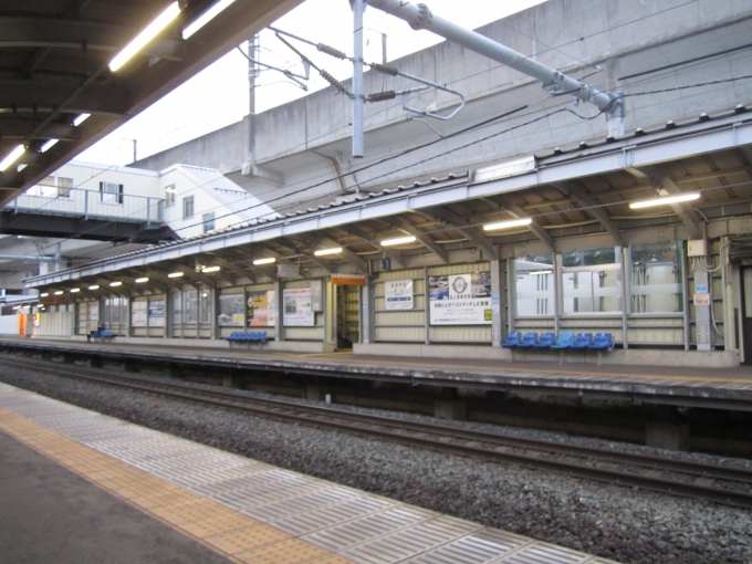 鉄道乗車記録の写真:駅舎・駅施設、様子(3)        「青山駅ホーム」