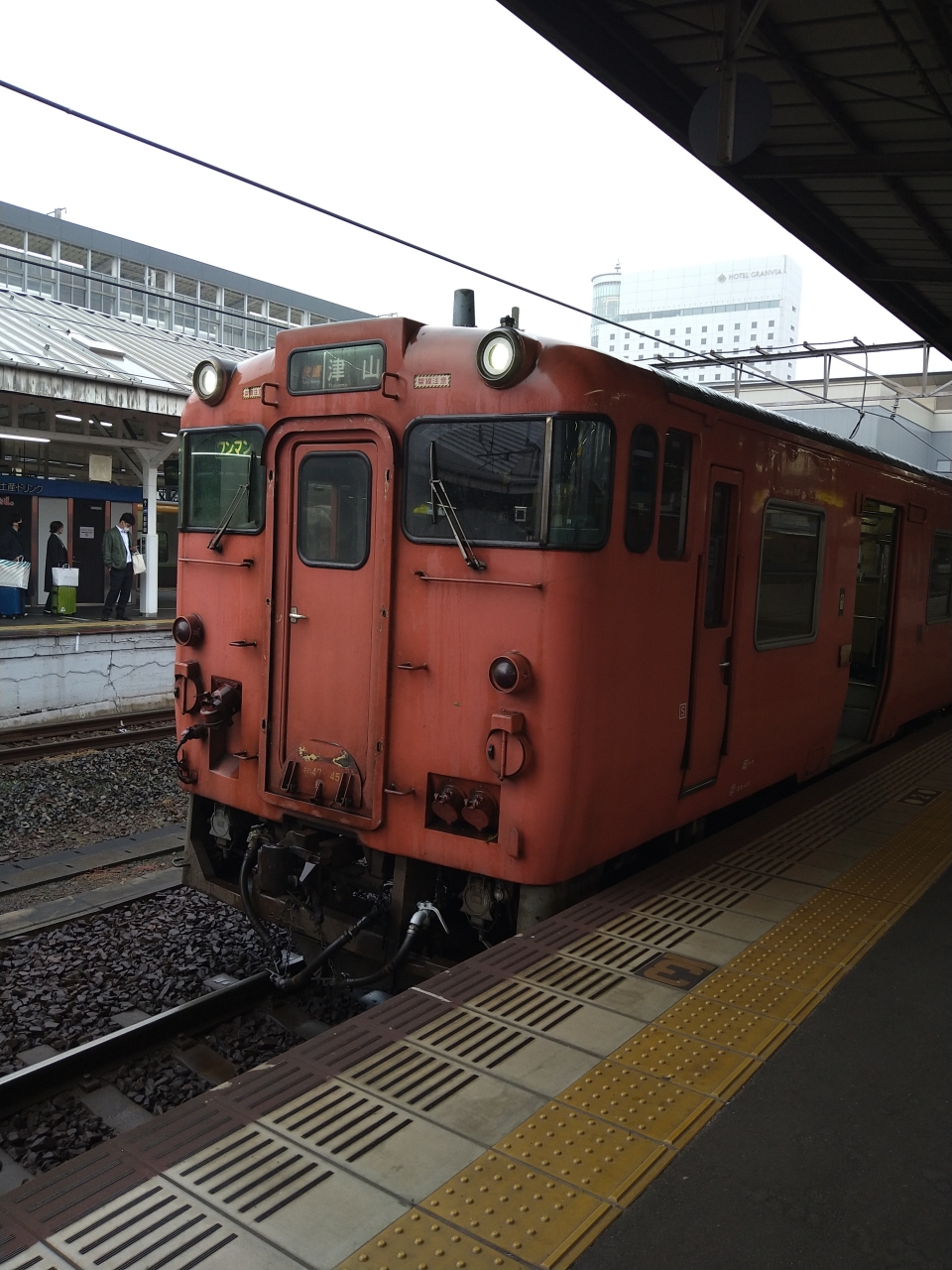 鉄道乗車記録「岡山駅から津山駅」乗車した列車(外観)の写真(1) by uni71 撮影日時:2021年11月