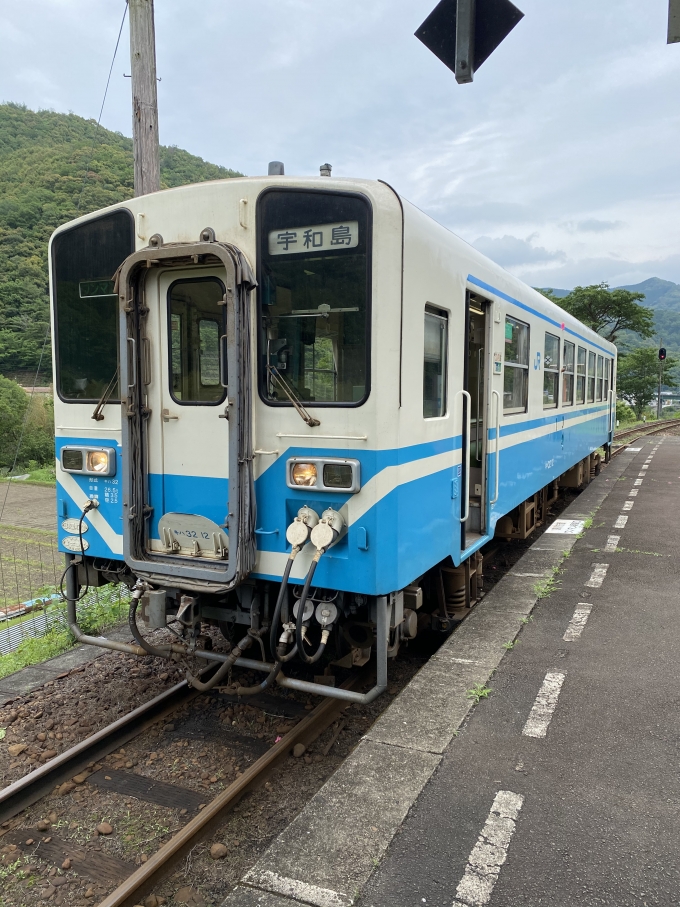 鉄道乗車記録の写真:乗車した列車(外観)(1)          「キハ32 12」