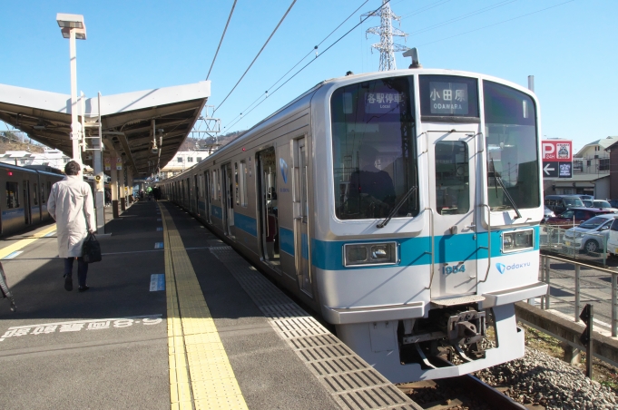 鉄道乗車記録の写真:乗車した列車(外観)(3)        「小田急に乗ります。まさか来たのがワイドドア！(狙ってないよ)」