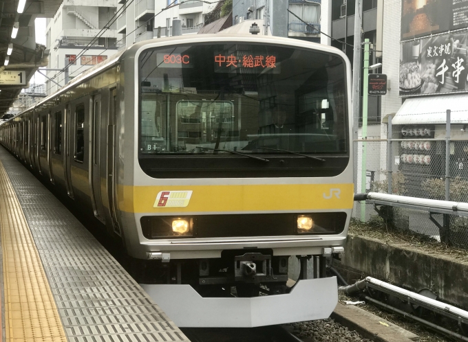 鉄道乗車記録の写真:乗車した列車(外観)(1)        「東中野駅に到着する乗車列車」