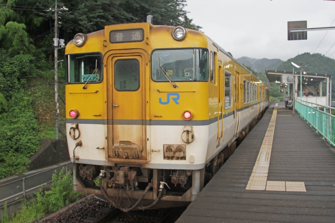 鉄道乗車記録の写真:乗車した列車(外観)(1)        「川西駅到着後の乗車車両。」