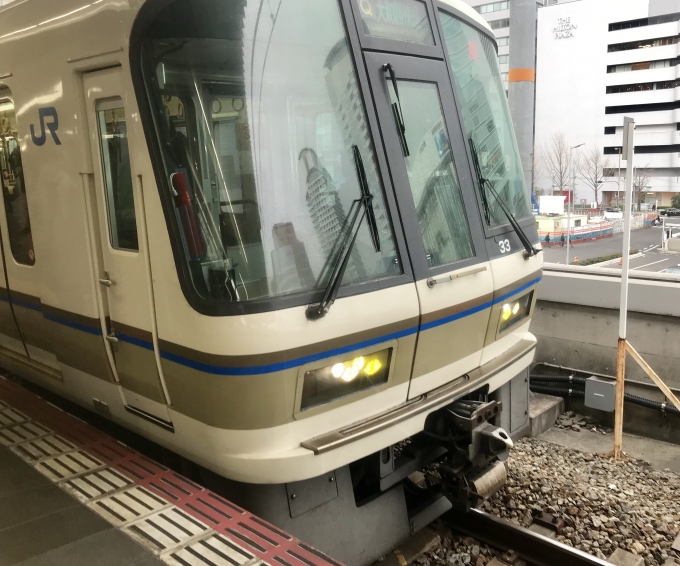鉄道乗車記録の写真:乗車した列車(外観)(1)        「大阪駅で出発待機中の乗車列車。」