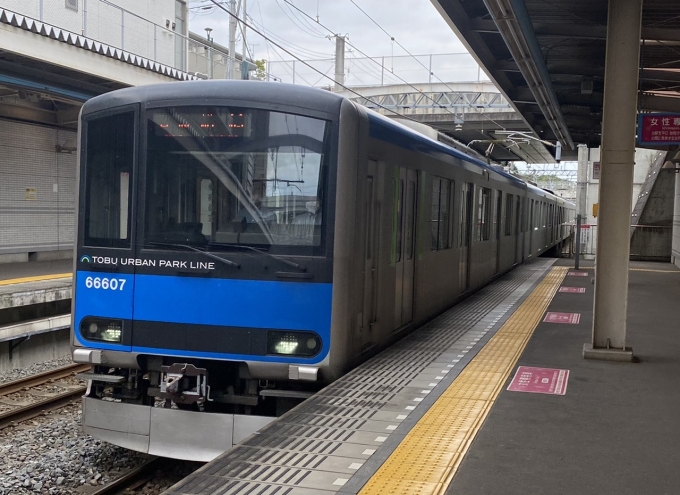 鉄道乗車記録の写真:乗車した列車(外観)(1)          「新鎌ヶ谷駅に入線する乗車列車。」