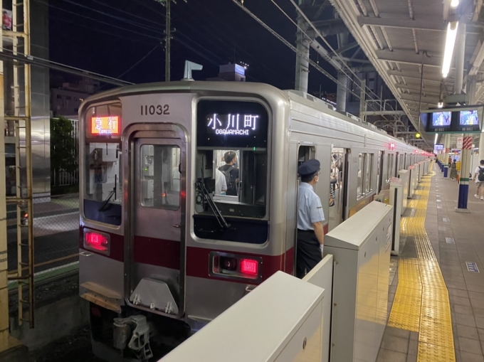 鉄道乗車記録の写真:乗車した列車(外観)(1)        「和光市駅に到着した乗車列車。」