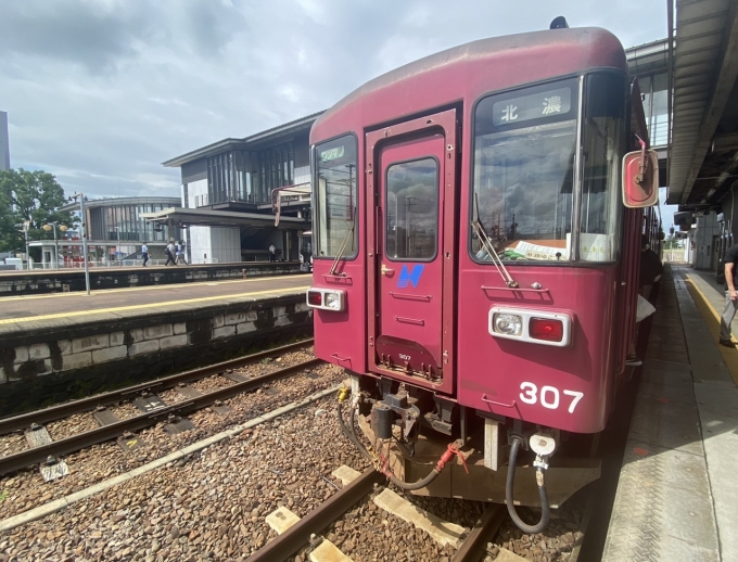 鉄道乗車記録の写真:乗車した列車(外観)(1)          「美濃太田駅で出発待機中の乗車列車。」