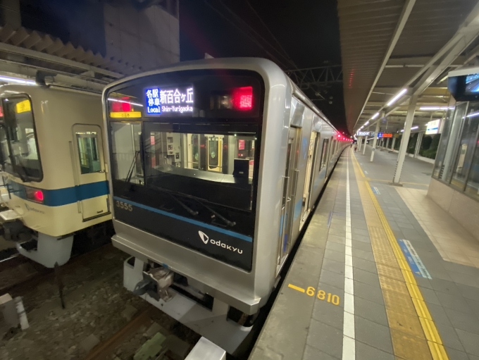 鉄道乗車記録の写真:乗車した列車(外観)(1)        「唐木田駅で出発待機中の乗車列車。」