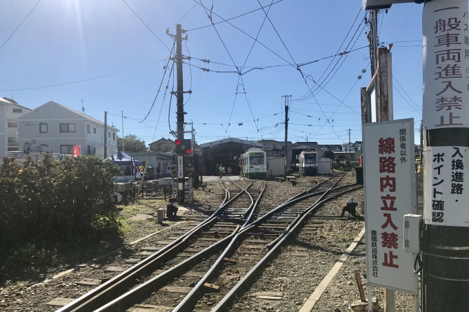 鉄道乗車記録の写真:駅舎・駅施設、様子(4)        「赤岩口電停到着後に併設の車両基地を撮影。」