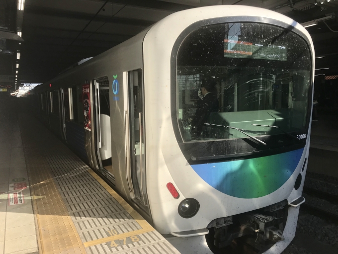 鉄道乗車記録の写真:乗車した列車(外観)(1)          「所沢駅に到着後、乗車してきた車両を撮影。」