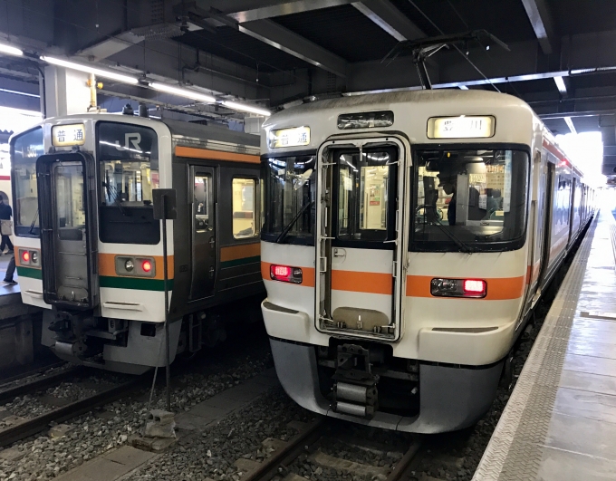 鉄道乗車記録の写真:乗車した列車(外観)(1)          「豊橋駅に停車中の乗車列車」